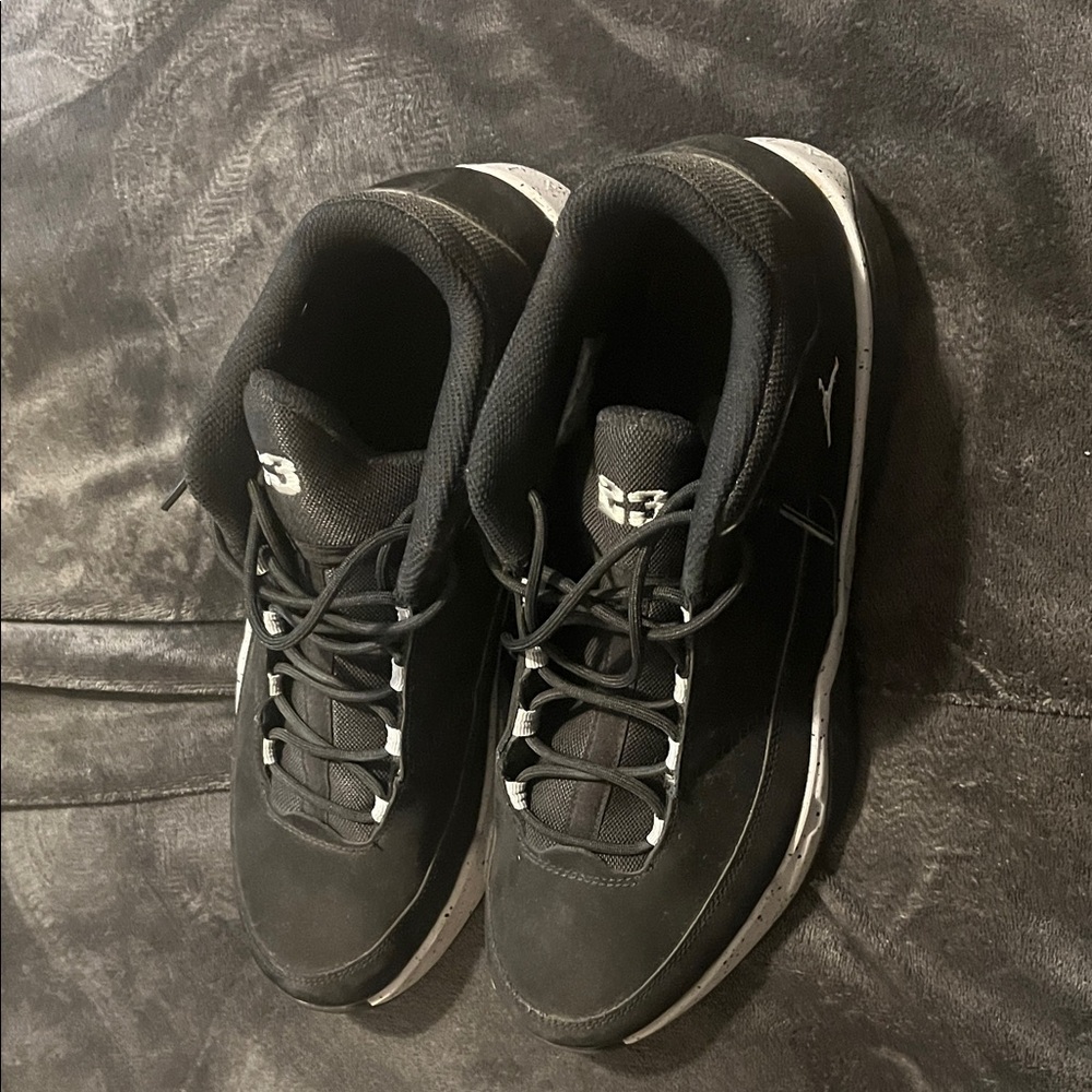 Barely used Jordan max aura 3
